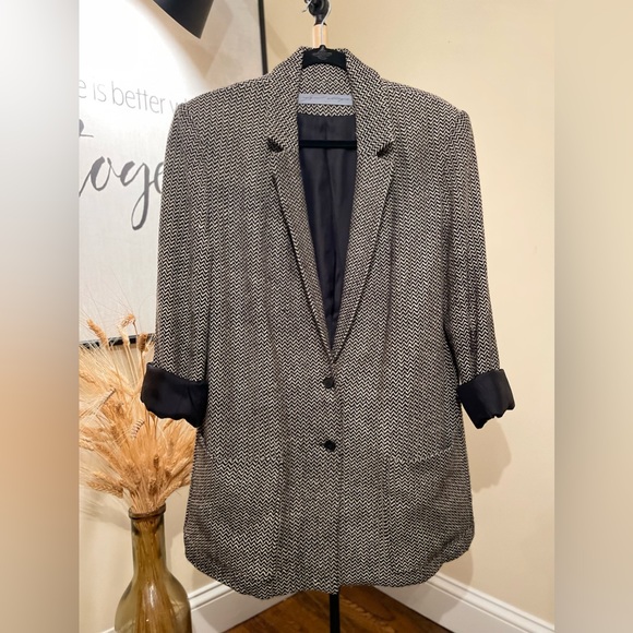 Raquel Allegra Black and White Women's Blazer Jacket with Houndstooth Pattern - Picture 2 of 9